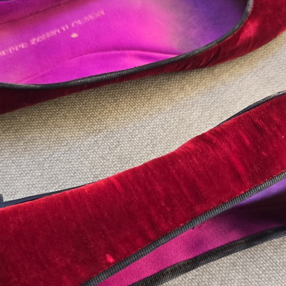 Giuseppe Zanotti Red Velvet Ballet Flats - Picture 12 of 16